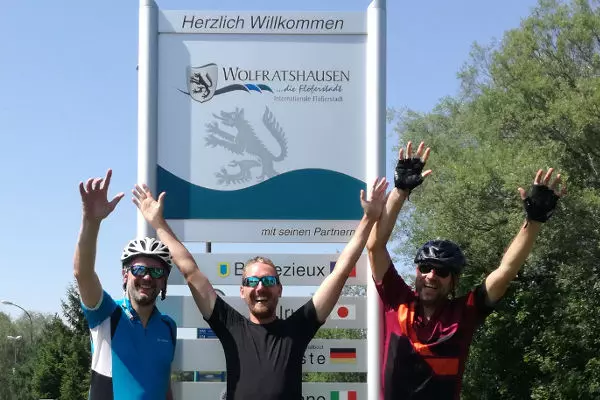 Tourende in Wolfratshausen Fahrradfahrer Abschied