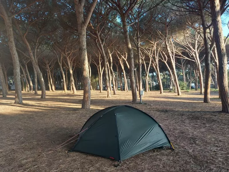 Campingplatz mit Zelt